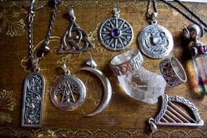 Amuletos y talismanes para traer buena suerte y felicidad al hogar