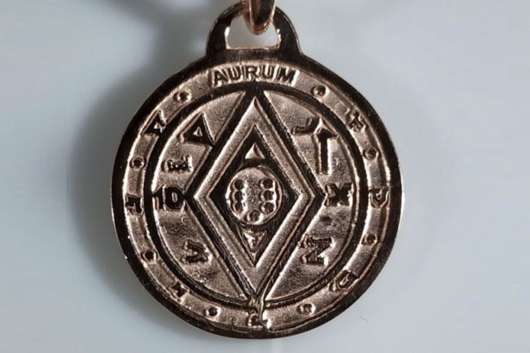 Los amuletos de runas atraen dinero